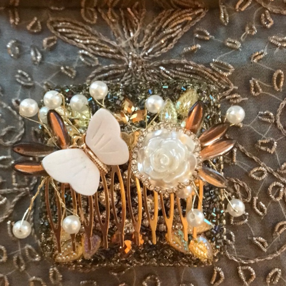 🦋9= Butterfly Collection hair comb (40% off)